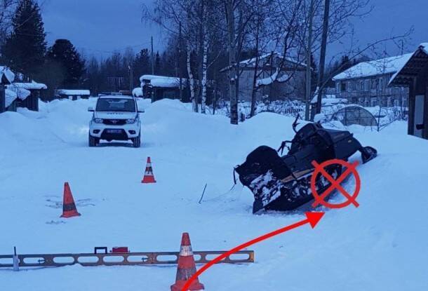 В Троицко-Печорском районе мужчина без прав попал в ДТП на снегоходе