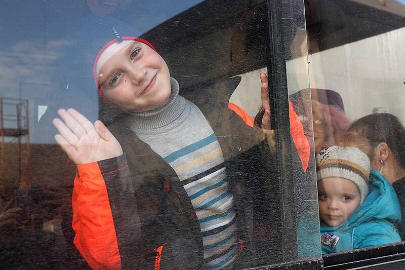 Число беженцев из ДНР и ЛНР превысило 90 тысяч