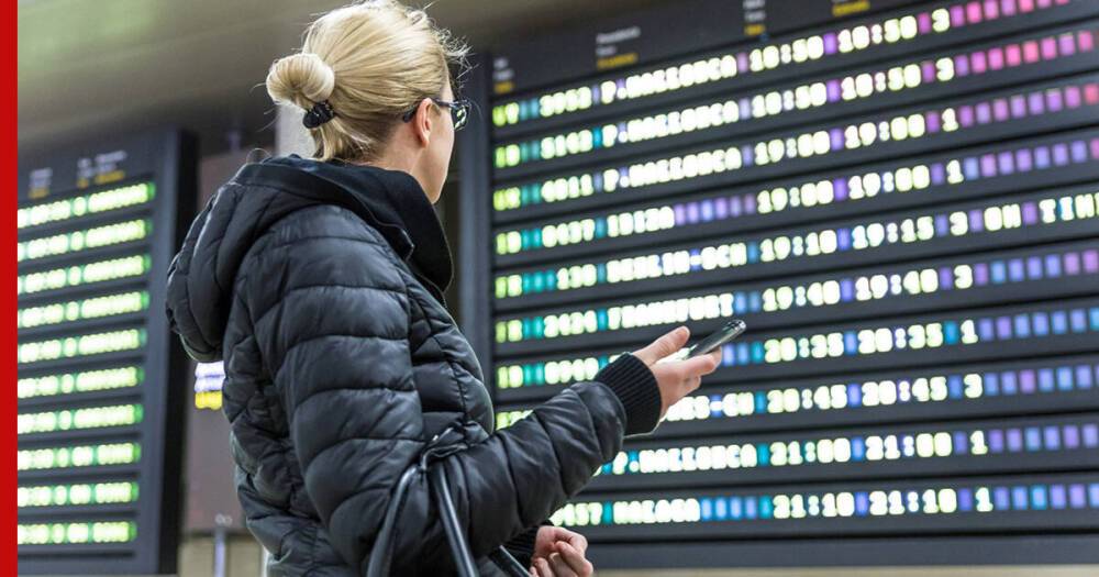В аэропортах Москвы отменили и задержали более 20 рейсов