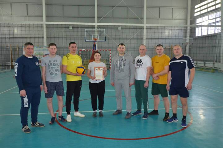 Смоленские полицейские провели волейбольный турнир в честь Дня защитника Отечества