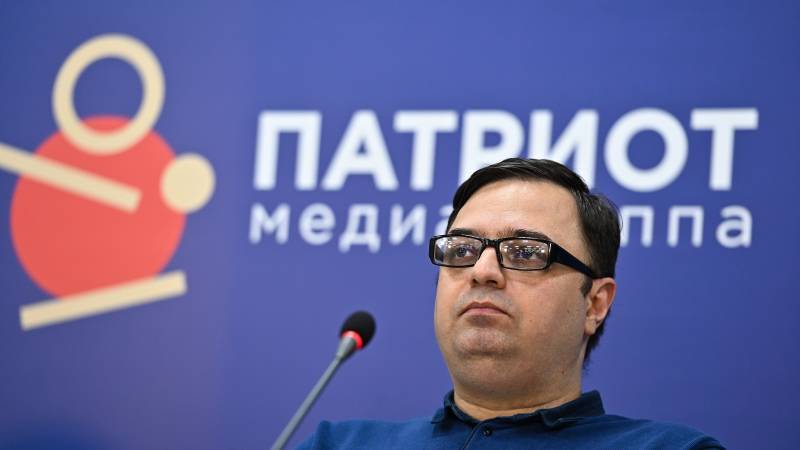 Манукян: есть ощущение, что Зеленскому придется уйти в отставку из-за ситуации в Донбассе