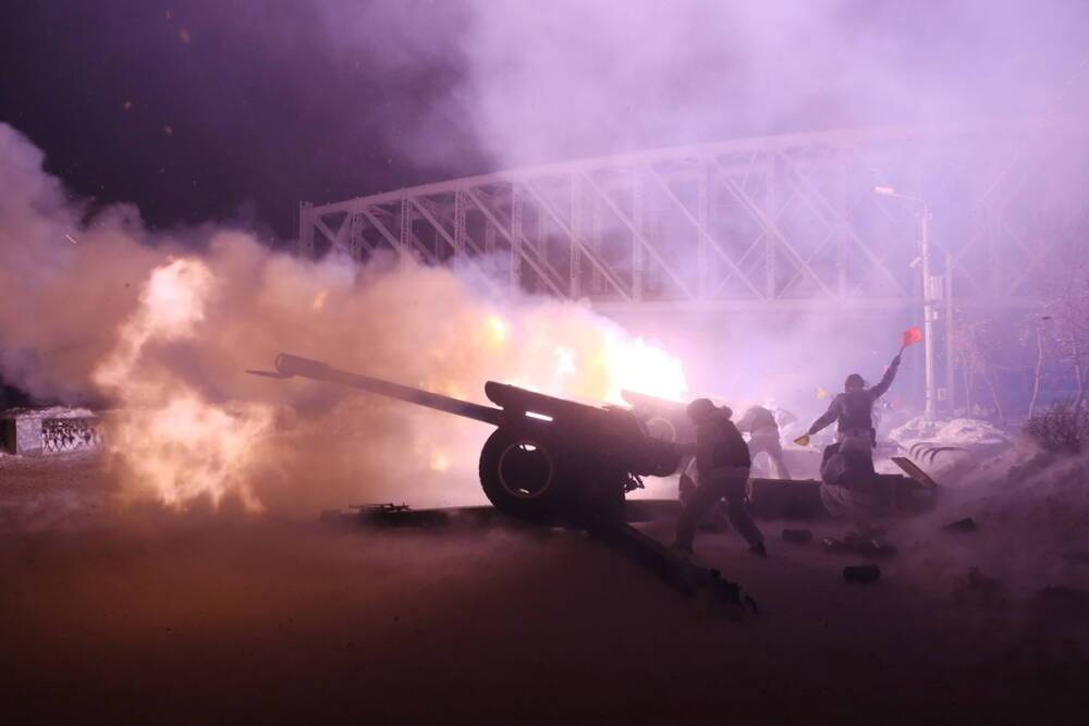 Военные показали обратную сторону салюта на 23 февраля в Новосибирске