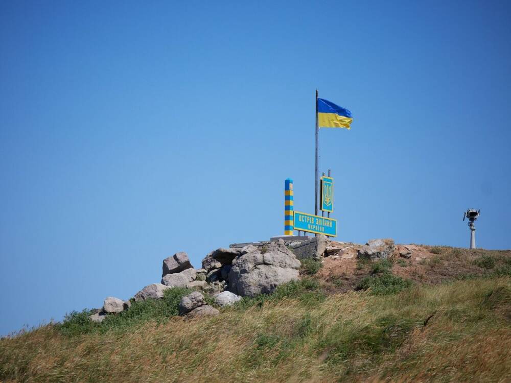 Оккупанты угрожают украинским пограничникам на острове Змеиный, требуют сдаться. Аудио