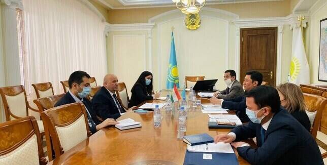 Таджикистан и Казахстан обсудили сотрудничество в водно-энергетической сфере