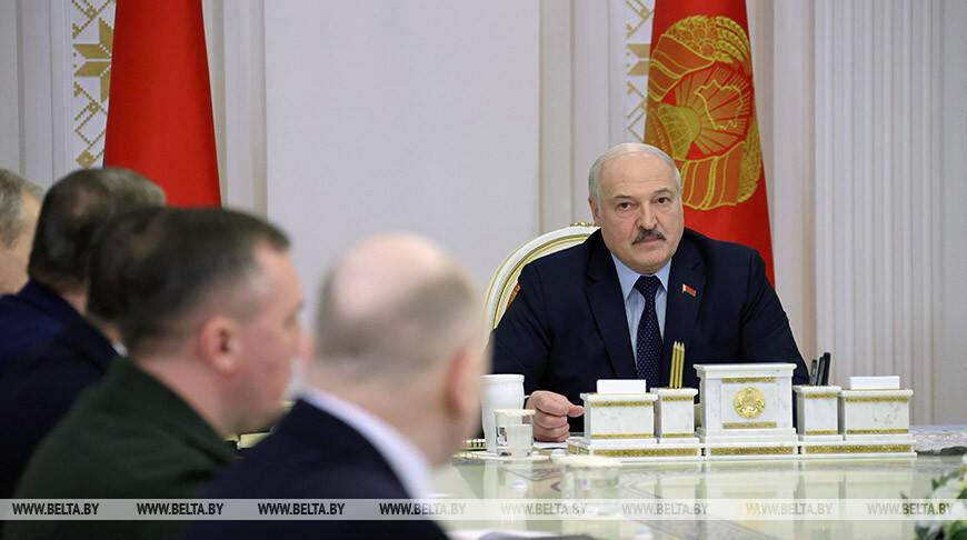 Лукашенко: мы не собираемся втягиваться в войну, и об этом нас никто не просит