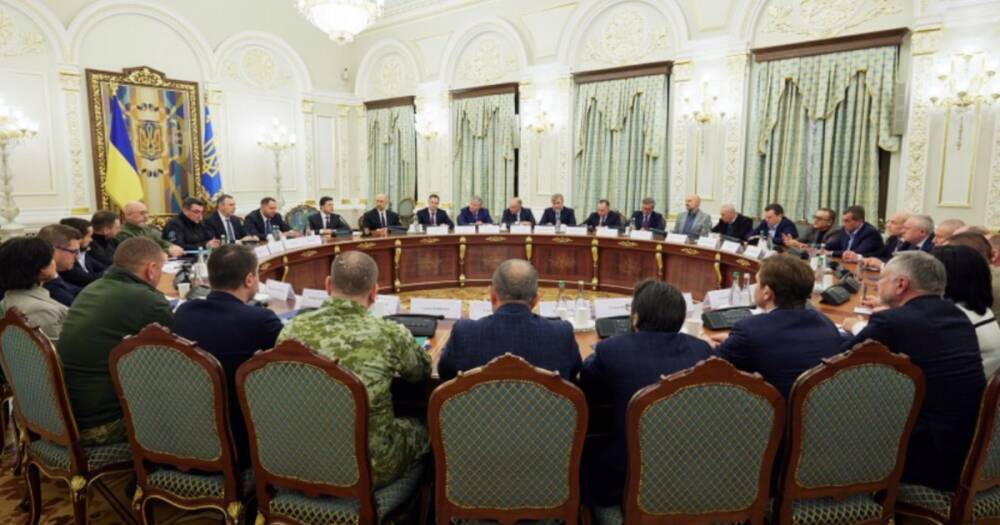 Украинские депутаты попросили Зеленского начать переговоры с Россией