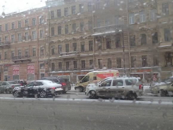 В Петербурге мокрый снег с дождем