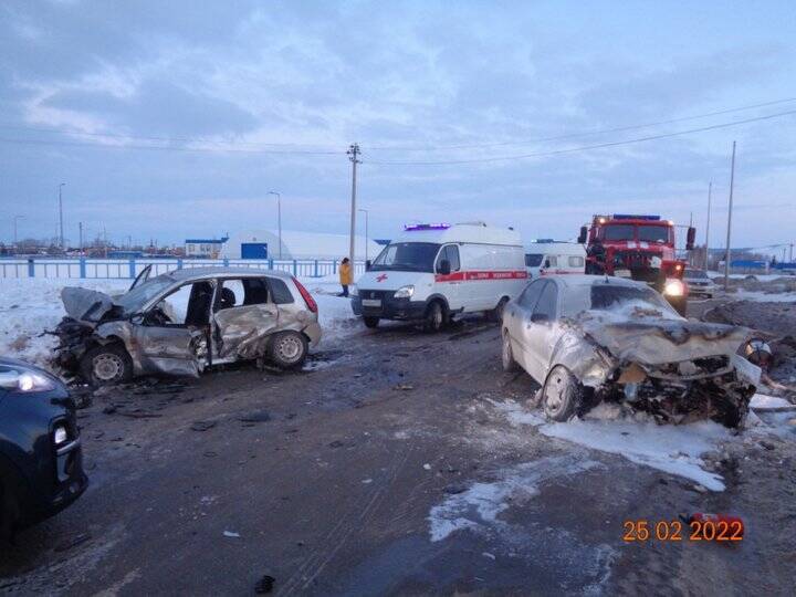 В Башкирии при ДТП с участием трех авто одна из машин загорелась