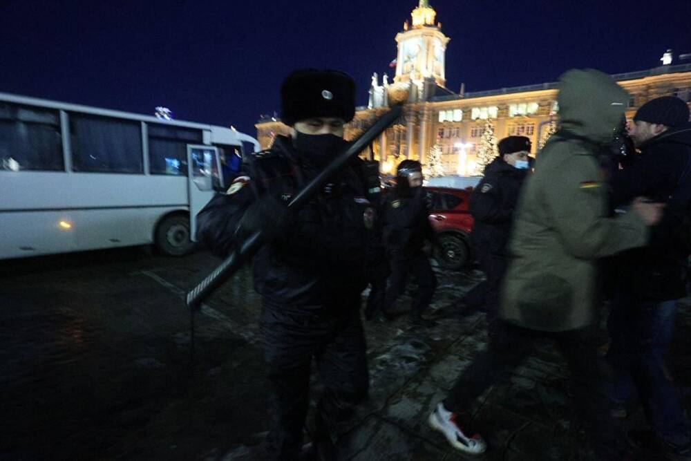 В Екатеринбурге разгонять антивоенные акции направили сотрудников уголовного розыска