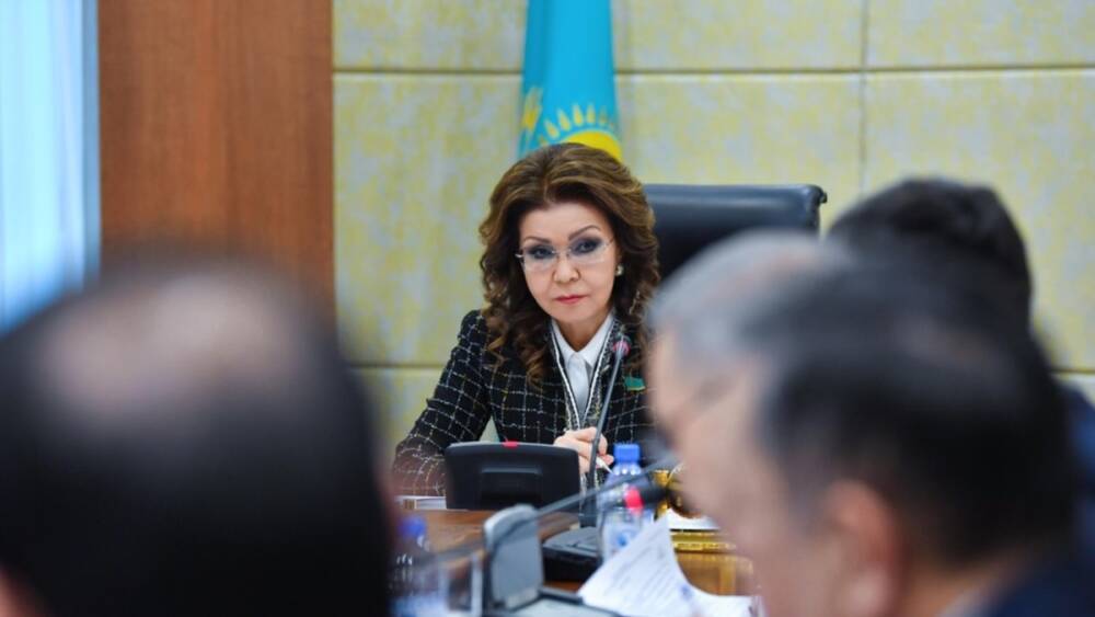 Дочь Назарбаева сложила полномочия депутата мажилиса