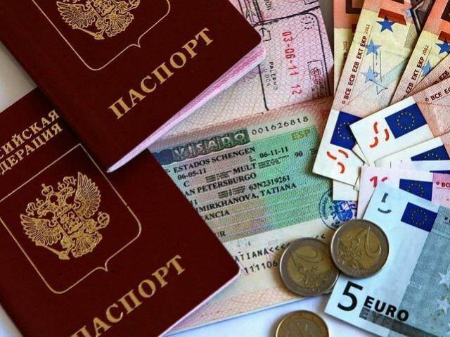 В ЕС рассматривают возможность запрета выдачи виз россиянам из-за ситуации на Украине