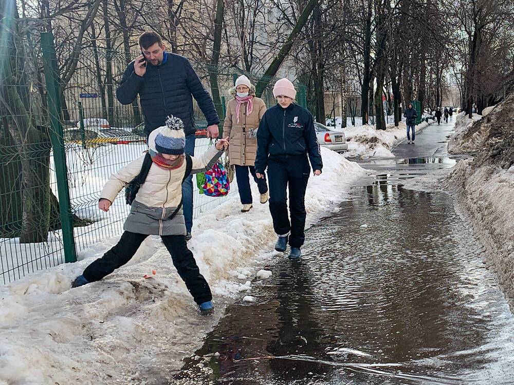 Москвичам рассказали о погоде в последние выходные зимы
