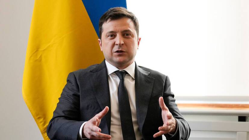 Советник главы офиса президента Украины заявил, что Зеленский остаётся в Киеве