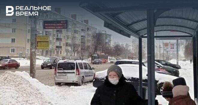 В Казани на десяти автобусных остановках установили табло на солнечных батареях