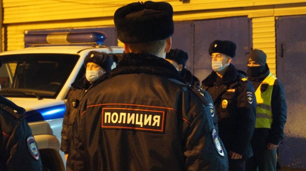 В центре Новосибирска появились автозаки и полицейские 25 февраля