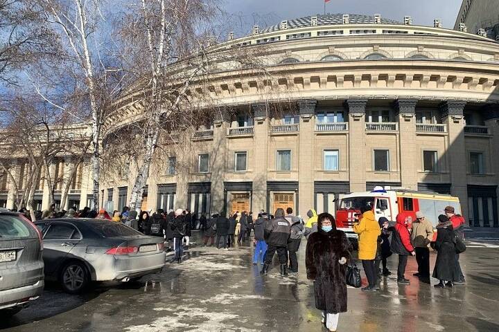 Сотрудников новосибирского оперного театра эвакуировали из-за «минирования»