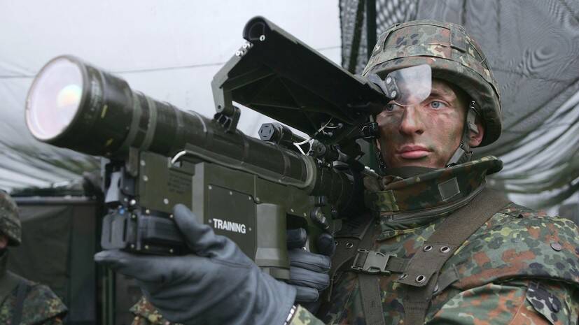 Канцлер ФРГ Шольц: Германия направит на Украину противотанковое оружие и ракеты Stinger