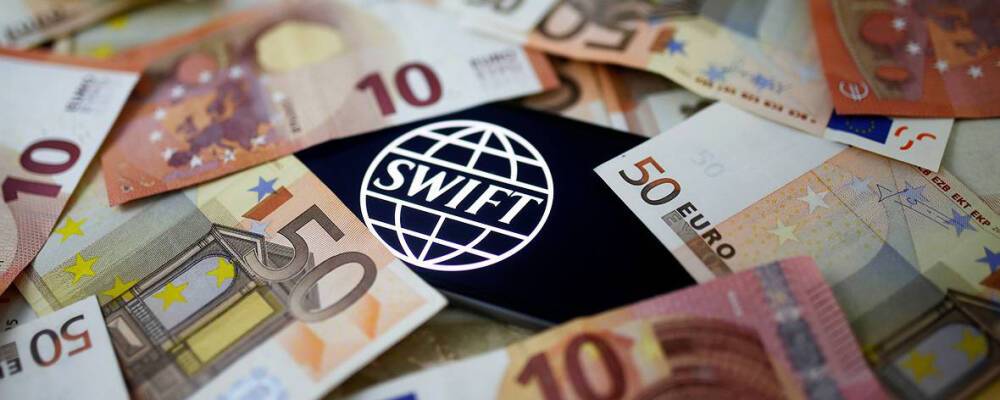 Кабмин ФРГ: Попавшие под санкции российские банки отключат от SWIFT