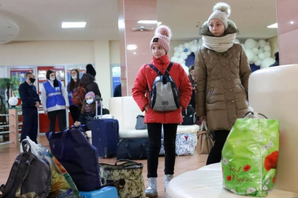 Более 122 тыс. жителей Донбасса эвакуированы в Россию