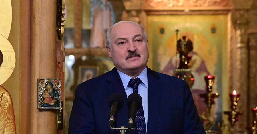 Зеленский провел переговоры с Лукашенко
