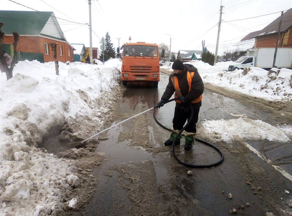 В Ульяновске активизировали ремонт дорог и прочистку ливнёвок
