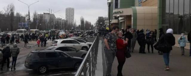 В Воронеже за день эвакуировали три торговых центра из-за угрозы минирования
