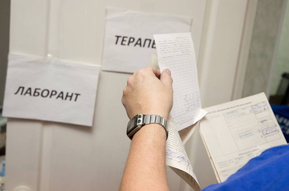 Показатель госпитализаций с COVID-19 в России за неделю снизился на 23,7%