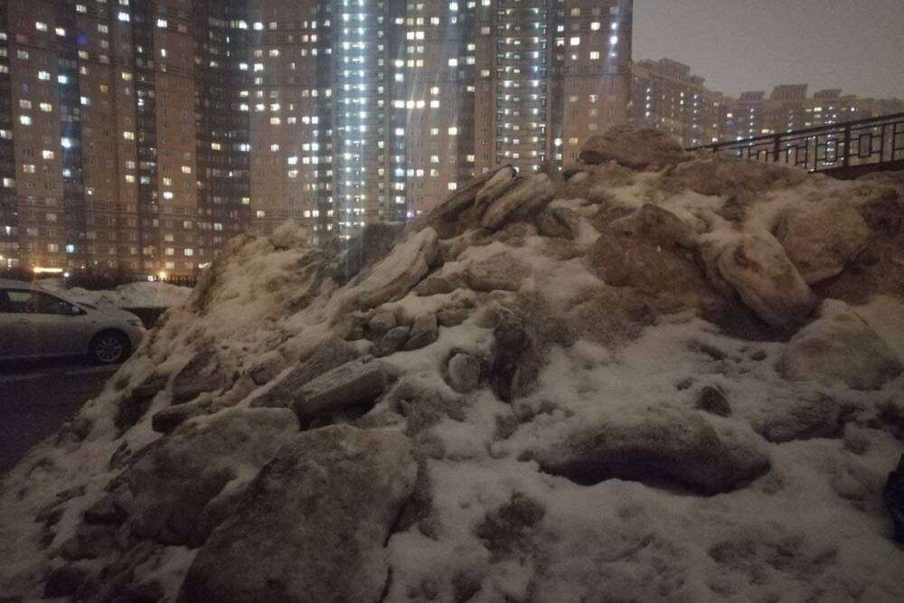 В Петербурге начнут мыть улицы после таяния снежных завалов