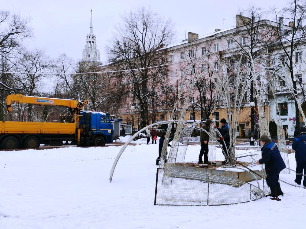 В воронежском Кольцовском сквере демонтировали «зимний» фонтан