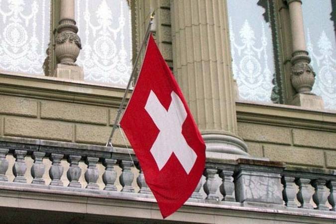 Швейцария немедленно заблокирует активы российских компаний и граждан из санкционных списков ЕС