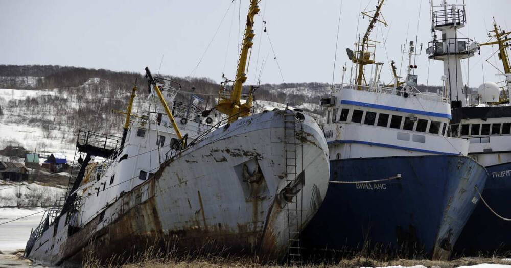 27 затонувших судов поднимут с морского дна в Приморье