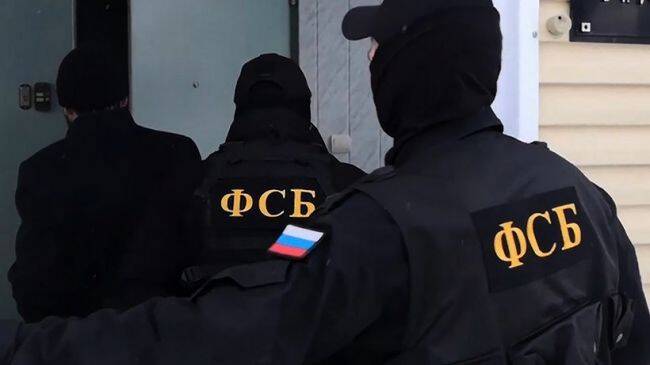 С поличным: в Сочи сотрудники ФСБ поймали полицейских на взятке