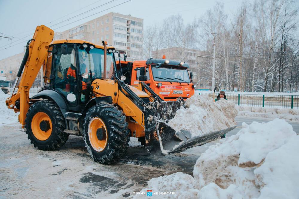 Каким образом коммунальщики в Чебоксарах борются со снегом