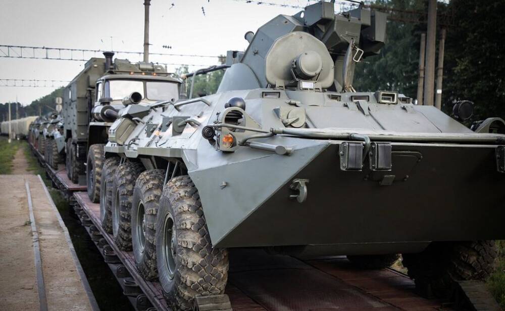 Российские войска тайно завезли на оккупированный Донбасс танки, беспилотники, боеприпасы и горючее – разведка