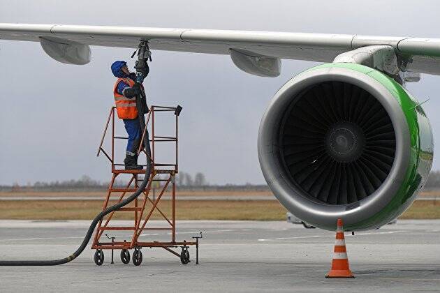 Стоимость авиакеросина на СПбМТСБ достигла рекордных 61 619 рублей за тонну
