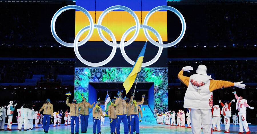 Во время выхода украинской сборной на открытии Олимпиады показали задремавшего на трибуне Путина