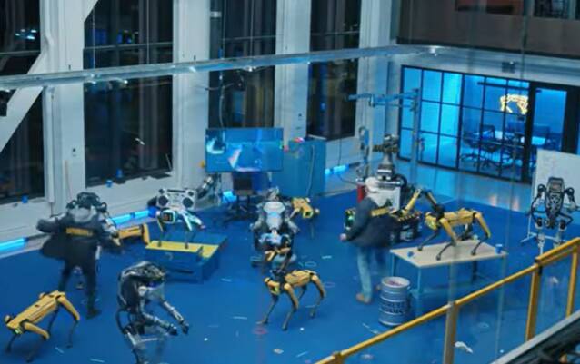 Роботы Boston Dynamics показали тверк и сальто в рекламе пива
