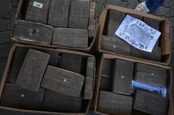 «Бились в конвульсиях»: Аргентина просит своих граждан выкинуть купленный недавно кокаин
