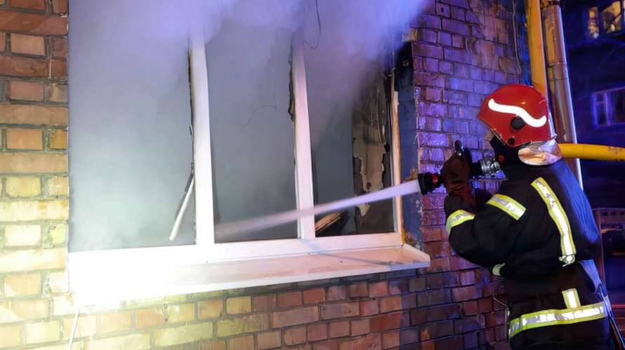 В Киеве на Рыбальском полуострове в жилом доме произошел смертельный пожар