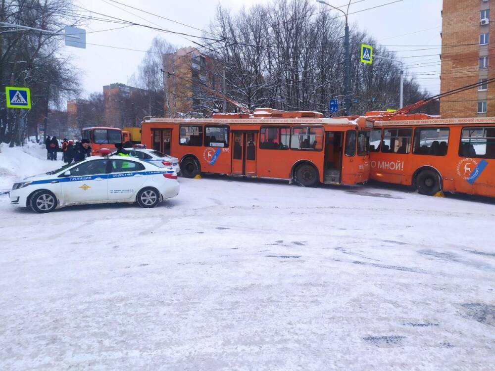 ПАЗик спровоцировал ДТП с двумя троллейбусами в Советском районе