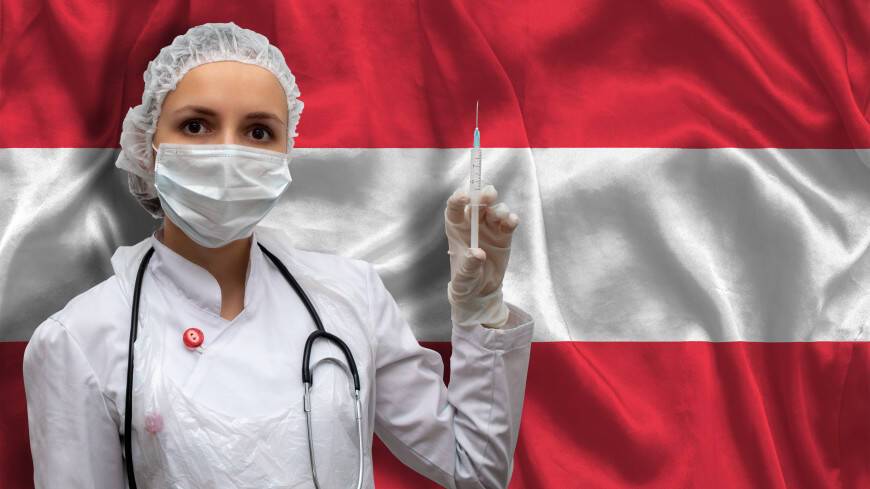 Закон об обязательной вакцинации от COVID-19 вступил в силу в Австрии