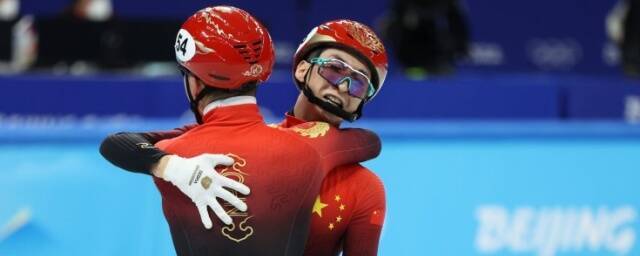 Китай выиграл золото Олимпиады в смешанной эстафете по шорт-треку