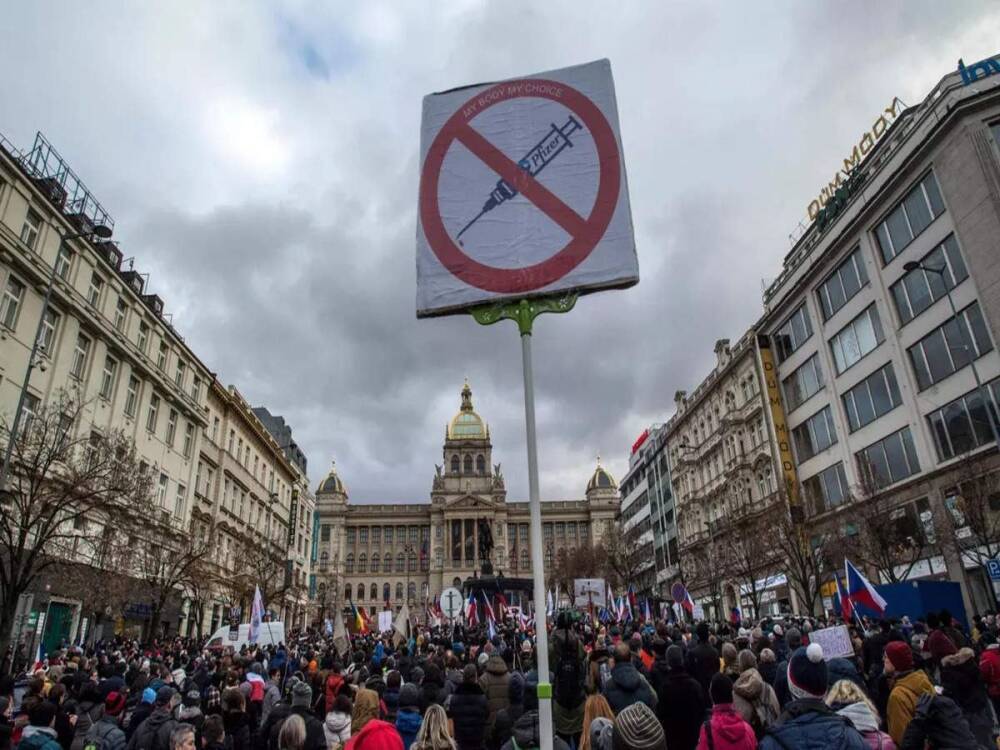В Праге прошла студенческая акция протеста против антиковидных ограничений