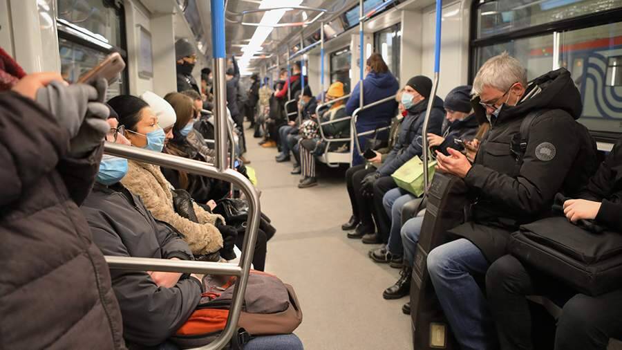 Эксперт выступил за ношение масок в метро даже после снижения числа заболевших