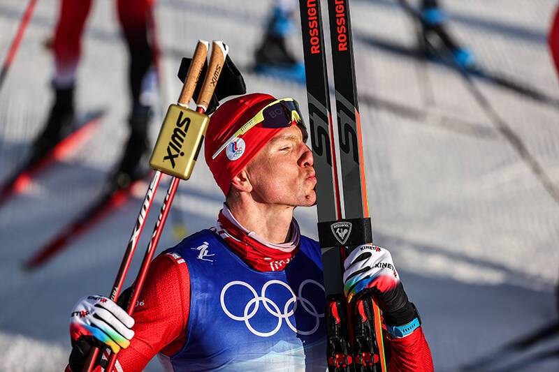 Путин назвал триумфальной победу лыжника Большунова на Олимпиаде