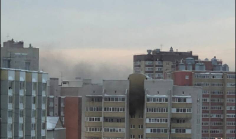 В Тюмени в многоэтажке загорелась квартира