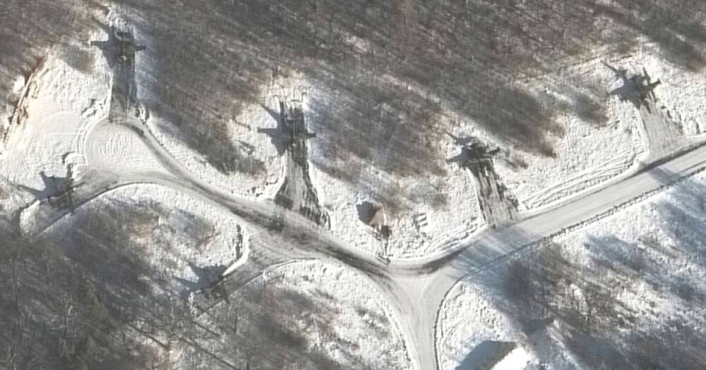 Ракеты и РСЗО: в сети появились новые снимки российских войск на границе с Украиной