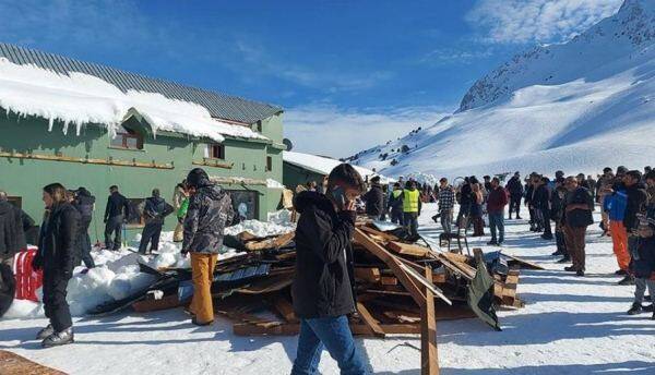 В турецкой Анталье рухнул навес в горнолыжном центре «Саклыкент»