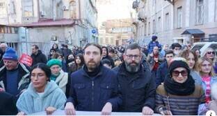 Противники "зеленых паспортов" в Грузии потребовали отменить ношение масок