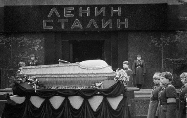 Почему китайцы просили Хрущёва отдать им мумию Сталина - Русская семерка